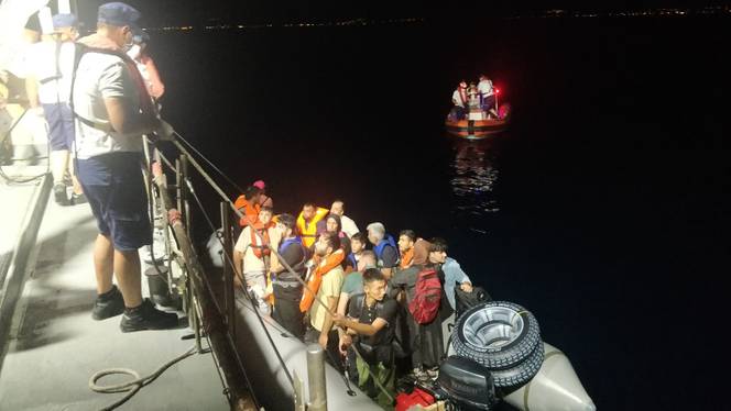 Türkiye rescues 130 irregular migrants pushed back by Greek forces