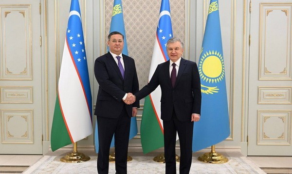 Shavkat Mirziyoyev emphasizes importance of multifaceted cooperation with Kazakhstan