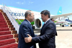 PM of Uzbekistan arrives in Kyrgyzstan