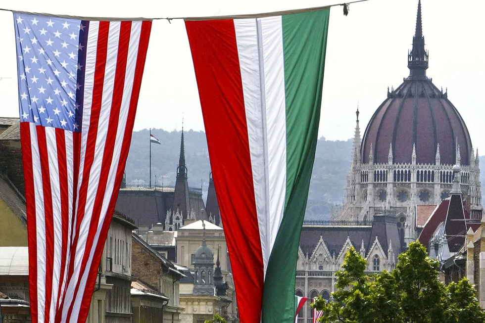 US restricts visa-free travel for Hungarian passport holders