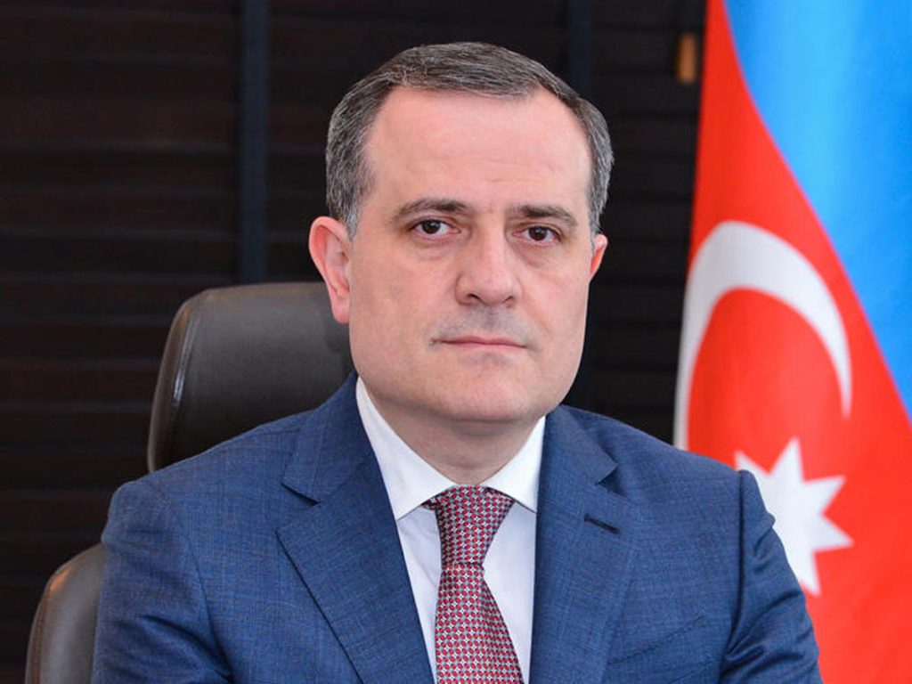 Azerbaijani FM leaves for New York
