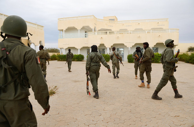 Attacks on passenger boat and army base in Mali, 64 killed