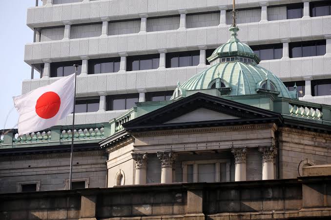 Bank of Japan sticks to ultra-loose monetary policy