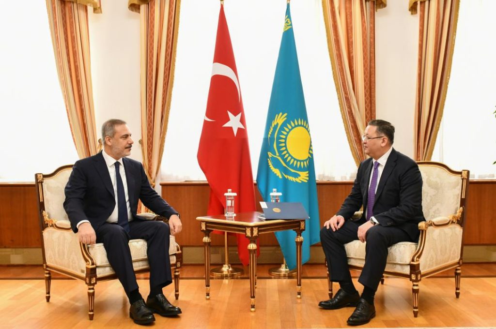 Kazakh, Turkish FMs discuss ways to deepen strategic partnership