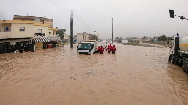 Libya devastated by floods, 10,000 people missing, thousands feared dead