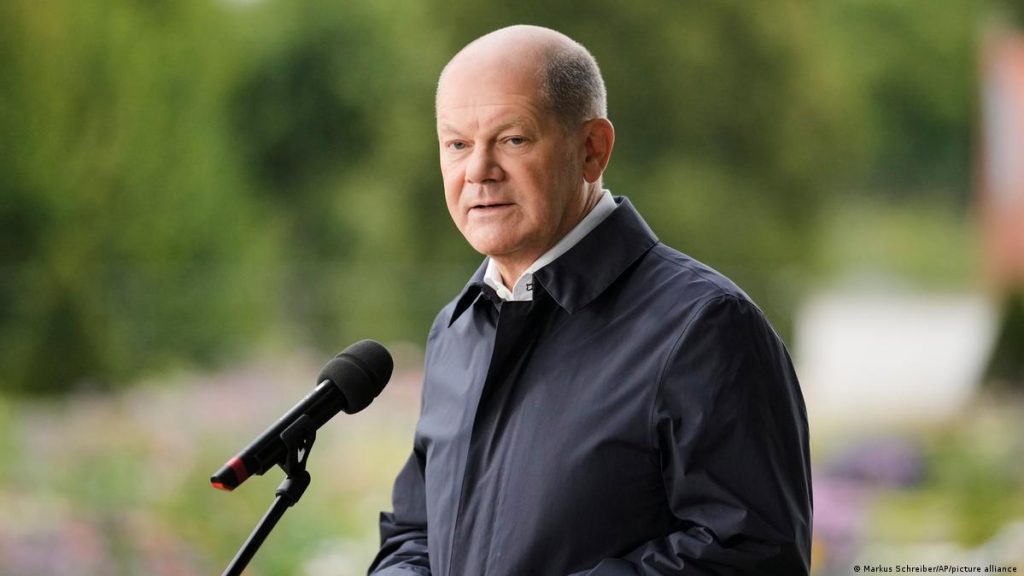 Scholz falls while jogging, sustained bruises to his face