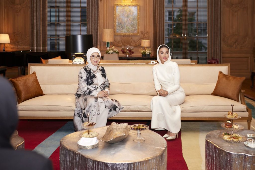 Sheikha Moza meets Emine Erdogan in New York