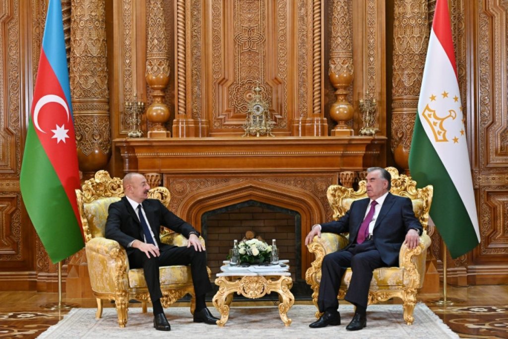 President Ilham Aliyev, Tajik President hold meeting in Dushanbe