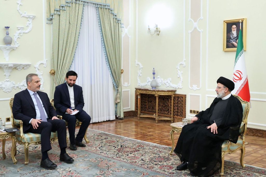 Iranian President meets with Turkish FM
