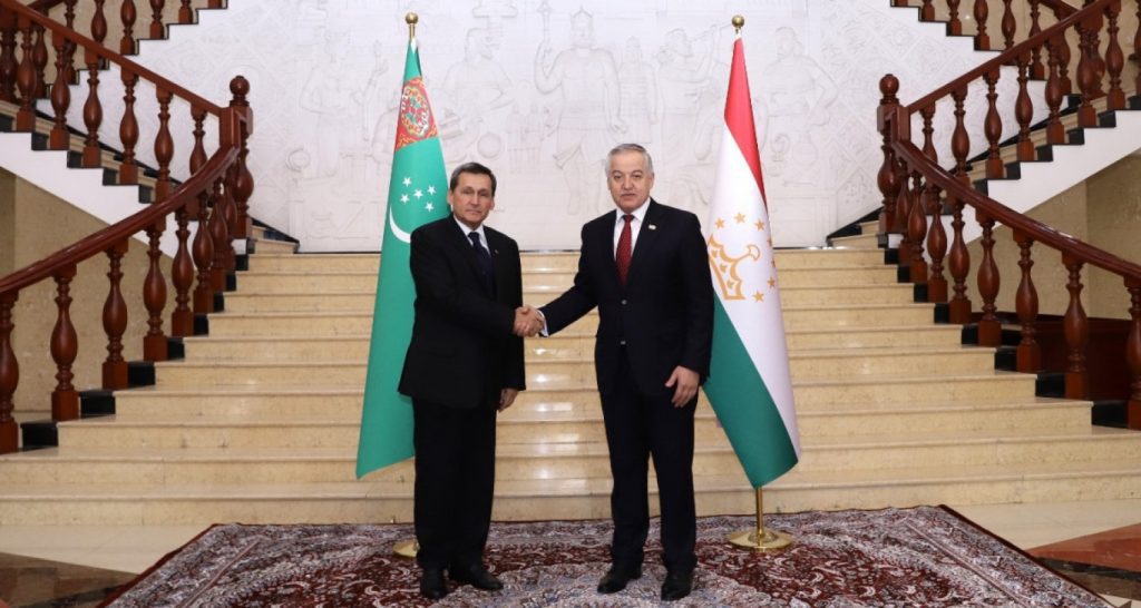 Turkmen, Tajik FMs hold talks in Dushanbe