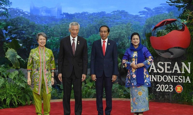 President Jokowi welcomes delegates of 43rd ASEAN Summit in Jakarta