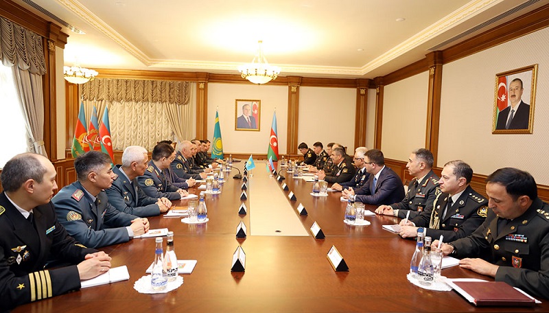 Azerbaijan, Kazakhstan discuss military cooperation