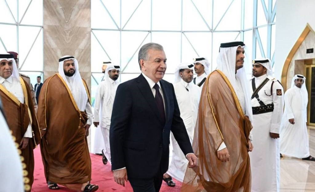 Shavkat Mirziyoyev arrives in Doha