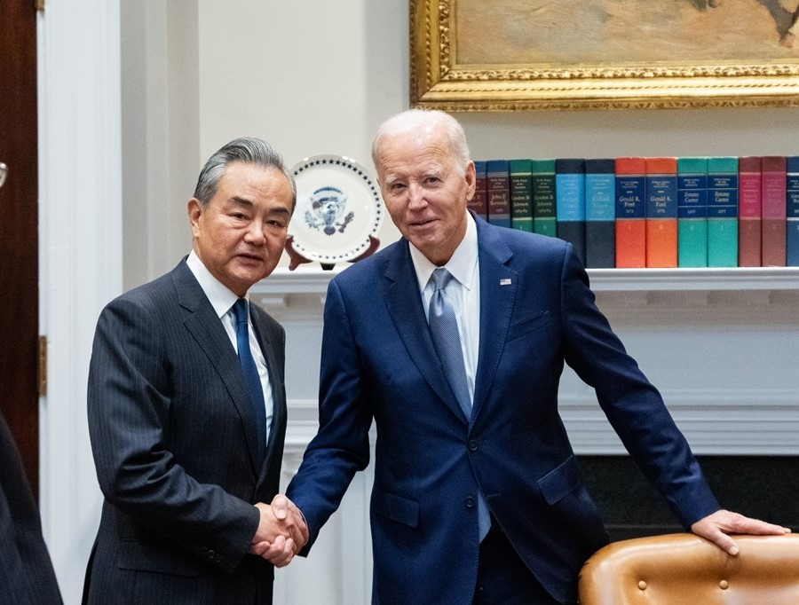 Wang Yi meets with Biden in Washington