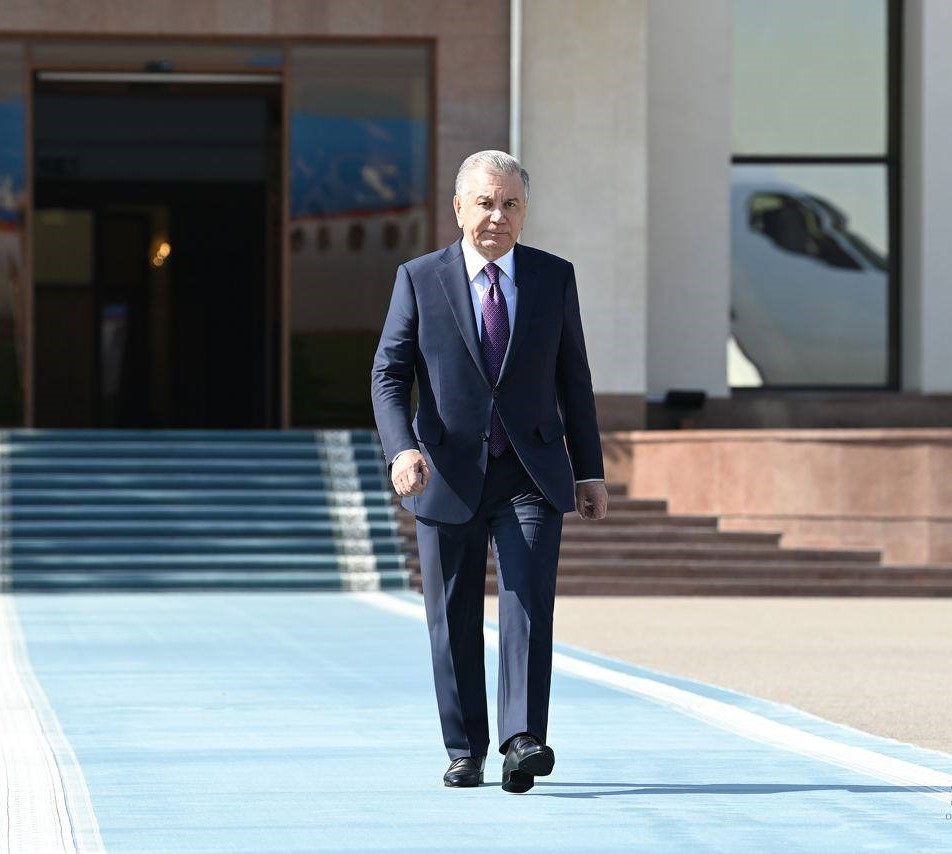 Shavkat Mirziyoyev leaves for Russia