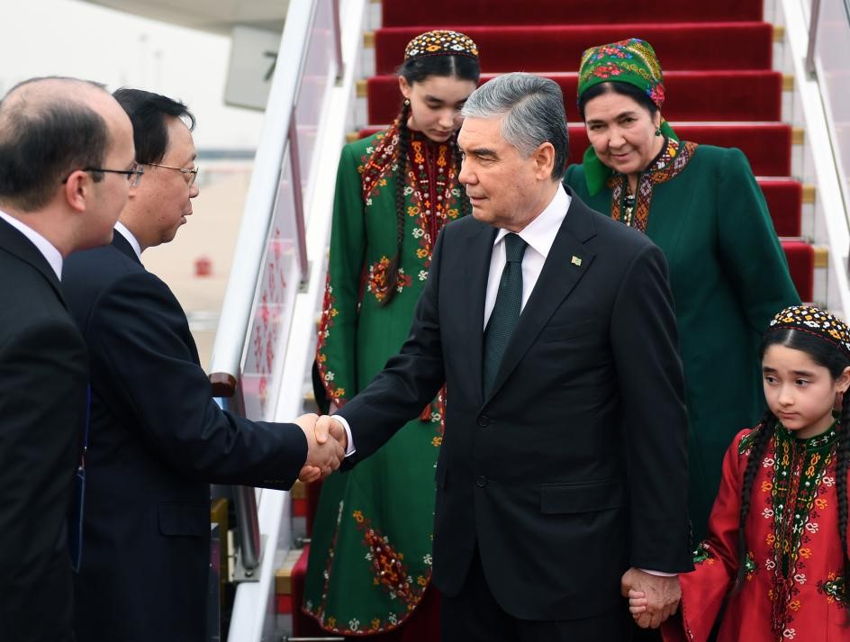 Gurbanguly Berdimuhamedov arrives in China