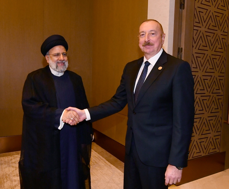President Ilham Aliyev meets with President of Iran in Tashkent