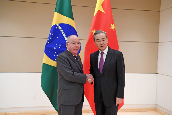Chinese, Brazilian FMs discuss bilateral relations, Palestinian-Israeli conflict