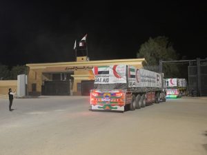 10 Emirates Red Crescent trucks cross into Gaza