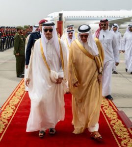 Qatari PM arrives in Manama