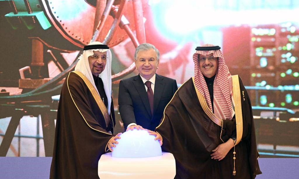 President of Uzbekistan launches energy projects in Syrdarya and Tashkent