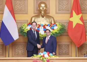 PM Chinh hold talks with Dutch Prime Minister