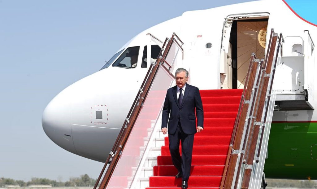 Shavkat Mirziyoyev arrives in Samarkand