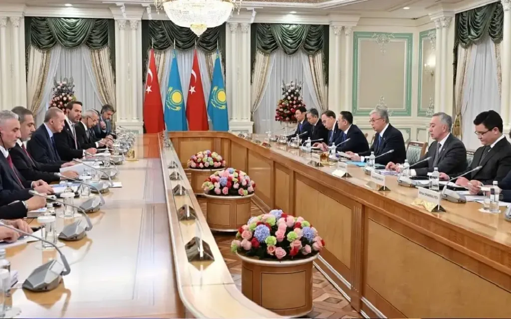 Tokayev, Erdogan hold meeting in Astana