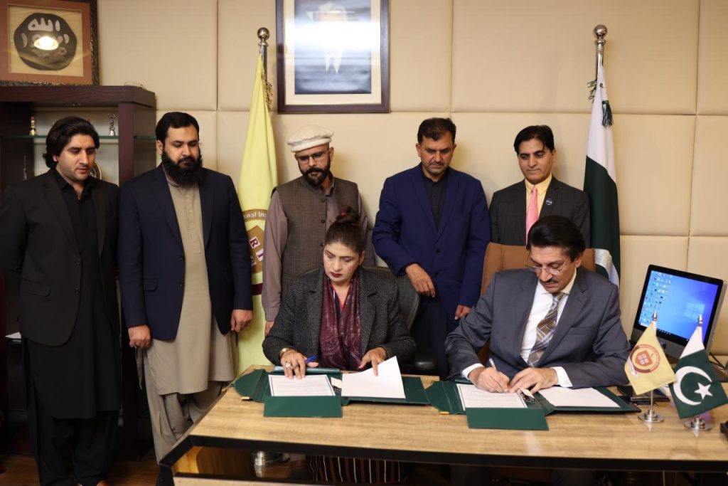 Chairman Rawal Foundation inks MoU with Care Plus