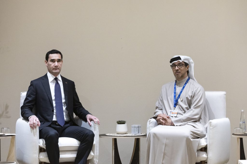 Mansour bin Zayed meets with Turkmen President on sidelines of COP28