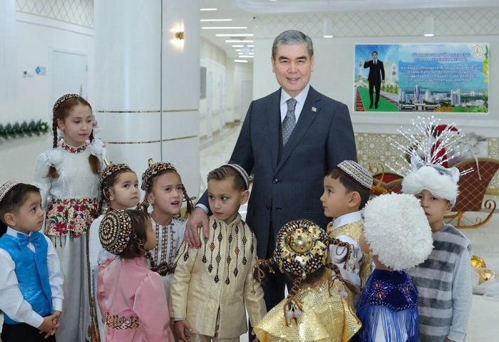 Gurbanguly Berdimuhamedov graces Children's Centre's New Year celebrations