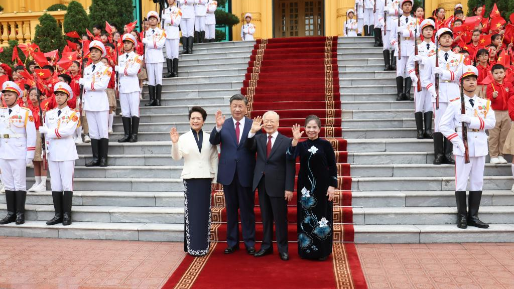 Wang Yi briefs media on Xi Jinping's state visit to Vietnam
