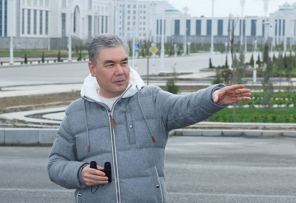 Gurbanguly Berdimuhamedov inspects New Year preparations in Arkadag