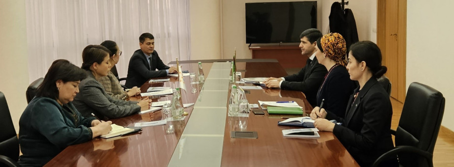 Turkmen Deputy FM holds meeting with UNFPA delegation