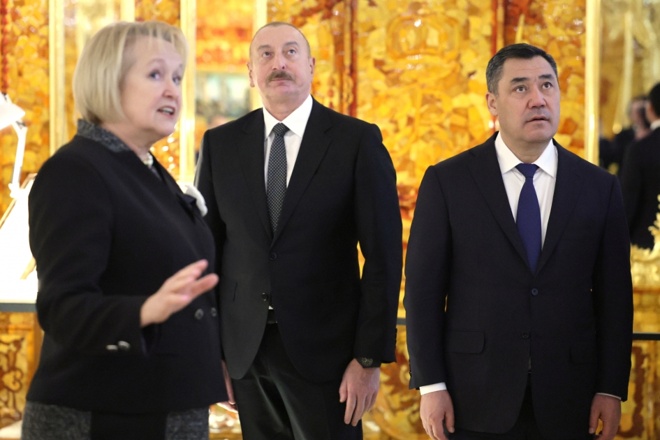 President Ilham Aliyev tours Catherine Palace in Saint Petersburg