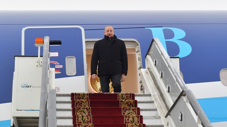 President Ilham Aliyev arrives in Saint Petersburg
