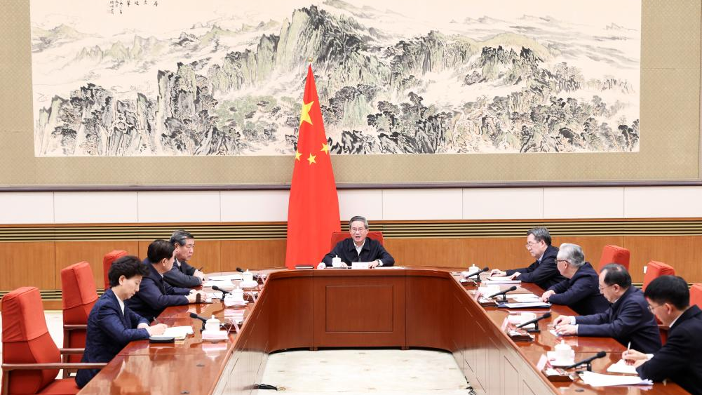 Chinese premier stresses to enhance business environment in China