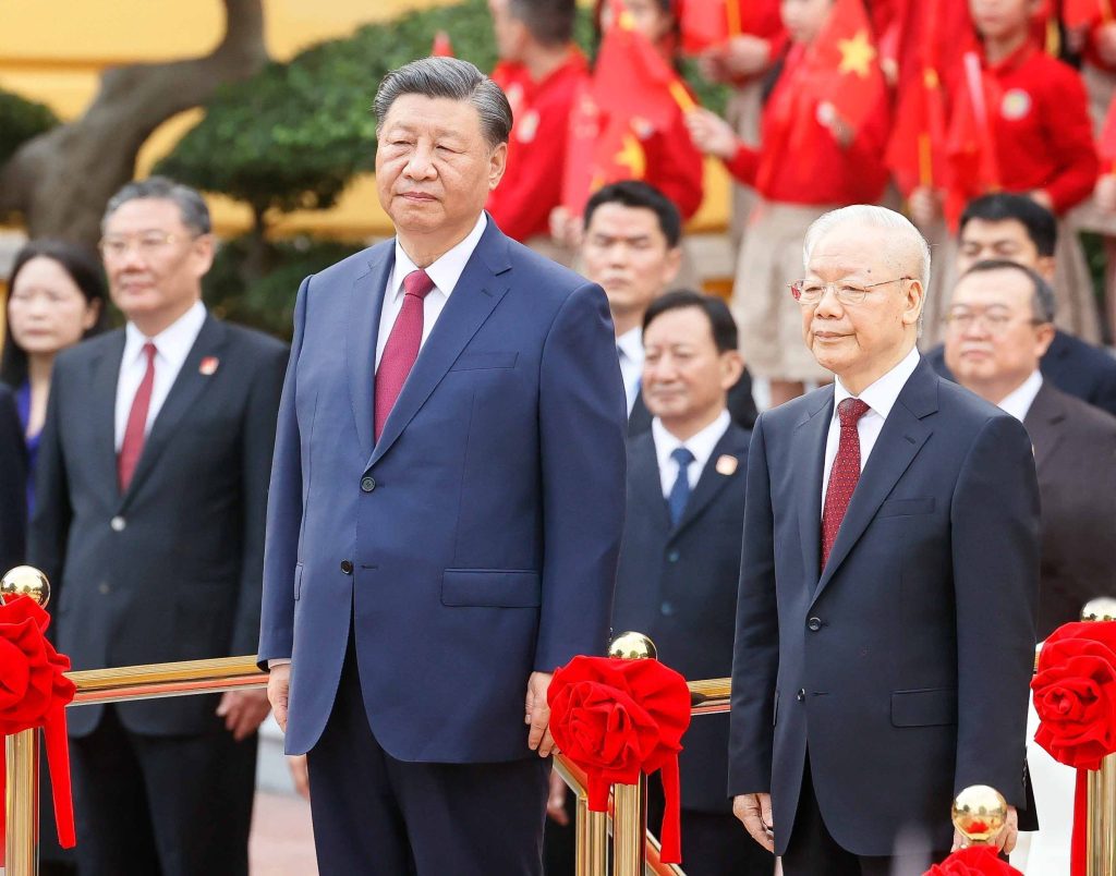 Nguyen Phu Trong, Xi Jinping hold talks in Hanoi
