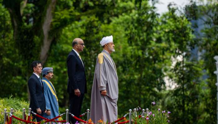 Sultan of Oman accorded official reception at Istana Palace in Singapore