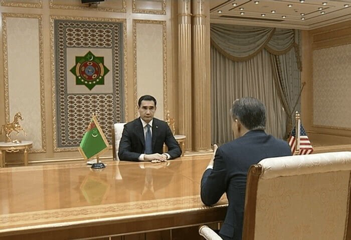 Turkmen President receives Executive Director of US-Turkmenistan Business Council