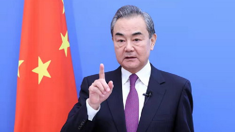 China-Philippines relationship stands at a crossroads: Wang Yi