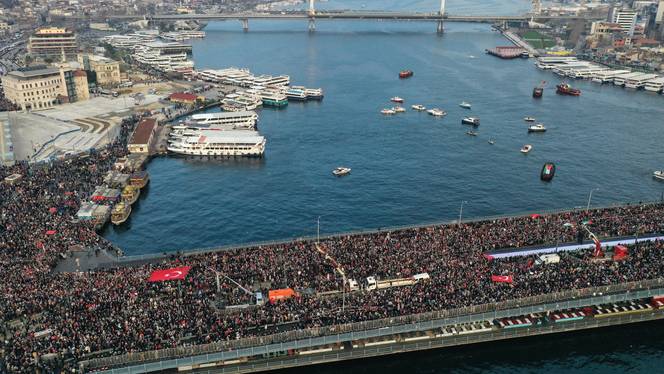 Thousands rally in Istanbul, chanting 'killer Israel, vacate Palestine'