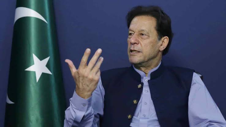 Former Pakistani Prime Minister Imran Khan And Wife Sentenced To 14 ...