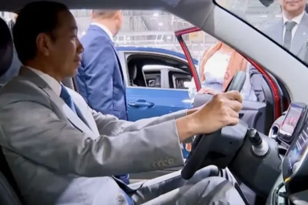 Jokowi Applauds Vietnam Automotive Company's Investment in Indonesia