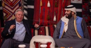 Saudi Crown Prince Meets US Senator in AlUla
