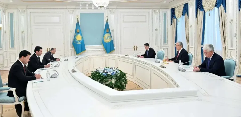 Kazakh President Tokayev and Uzbek FM Saidov Discuss Deepening Bilateral Cooperation