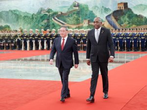 Chinese Premier Holds Talks with Prime Minister of Dominica