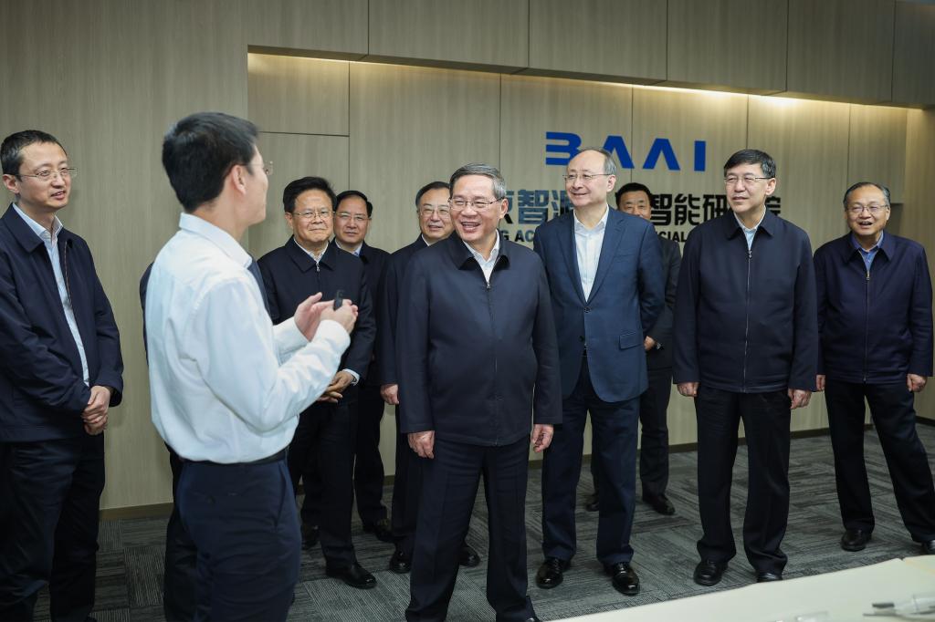 Premier Li Calls for Swift Integration of Tech Innovation with Industry Growth