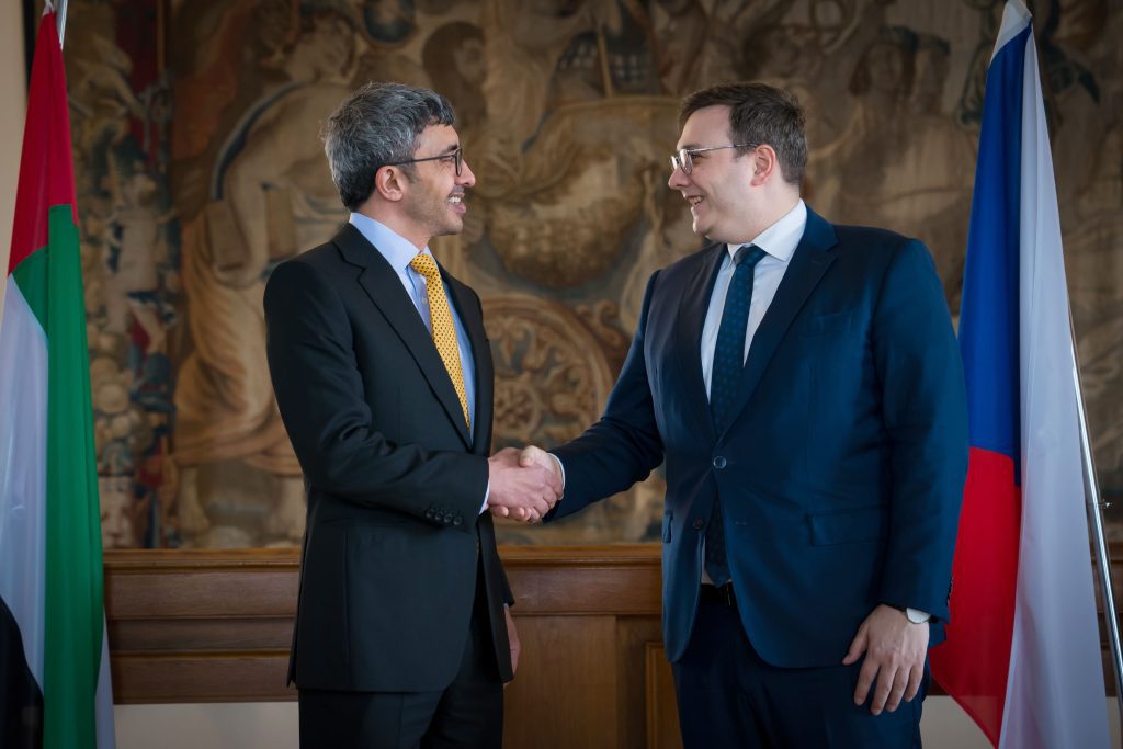 Abdullah bin Zayed Holds Bilateral Talks with Czech Republic's Minister of Foreign Affairs