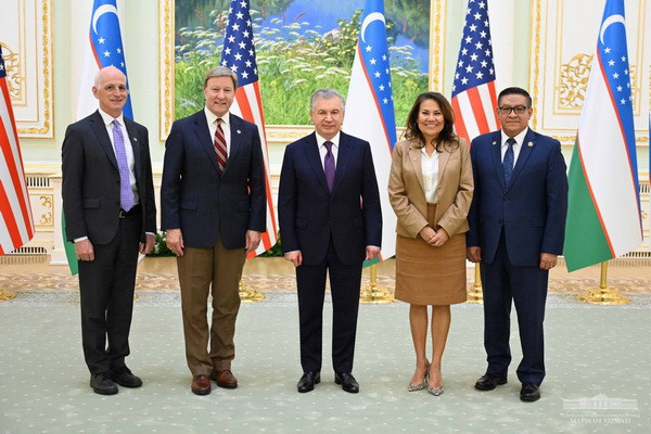 President Shavkat Mirziyoyev Hosts US Delegation